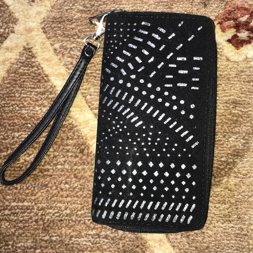 Black and Silver Wallet Wristlet• Never Used
